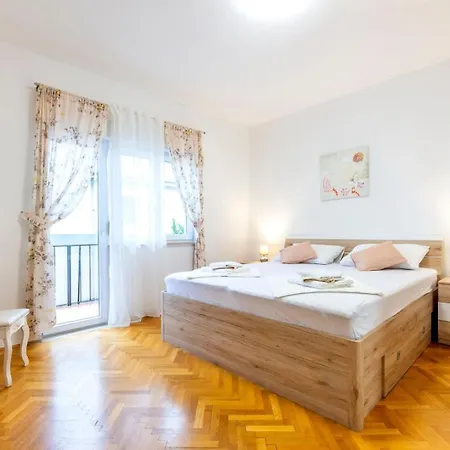 Apartment 2 Bedroom Near Split In Podstrana